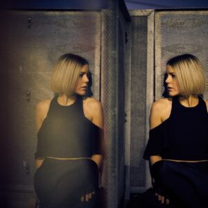 Photo Mirror reflection